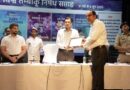 फ्रंटलाइन वर्कर्स और आशा कार्यकर्ताओं को जिलाधिकारी ने किया सम्मानित