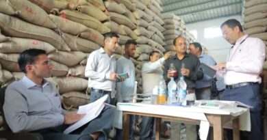 जौनसार-बावर में राशन संकट पर डीएम सख्त, विक्रेताओं को चेताया