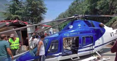 रुद्रप्रयाग में बड़ा हादसा टला, हेलीकॉप्टर में आई तकनीकी खराबी, सड़क पर करवाई इमरजेंसी लैंडिंग