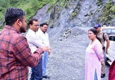 पिंडर घाटी के दुर्गम क्षेत्रों में डीएम अपूर्वा पाण्डे का स्थलीय निरीक्षण, व्यवस्थाओं में सुधार के निर्देश