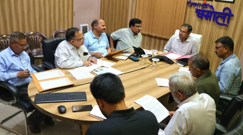 एसआईआर अभियान की जिलाधिकारी ने की समीक्षा, 63,246 नोटिस वितरित