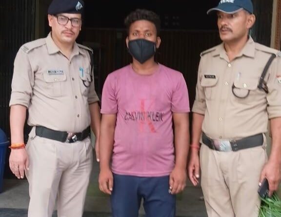 रायपुर में अवैध सट्टे का भंडाफोड़, 22,615 रुपये नकद के साथ एक गिरफ्तार