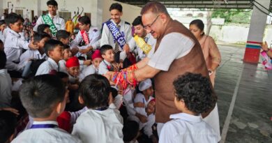 नन्हे-मुन्ने बच्चों संग कैबिनेट मंत्री गणेश जोशी ने मनाया रक्षाबंधन