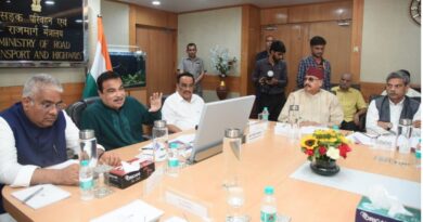 लोनिवि मंत्री महाराज ने परिवहन एवं राष्ट्रीय राजमार्ग मंत्रालय की बैठक में रखे कई सुझाव
