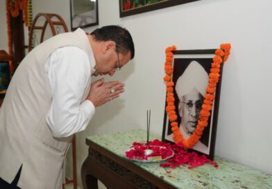 शिक्षक नई पीढ़ी के मार्गदर्शक, राष्ट्र एवं समाज निर्माण में उनकी भूमिका महत्वपूर्ण है- सीएम धामी