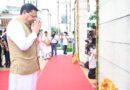 मुख्यमंत्री धामी ने शहीद स्मारक पर शहीदों को अर्पित की श्रद्धांजलि