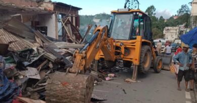 मसूरी के रॉक स्टोन पर चला एमडीडीए का बुलडोजर, अपर माल रोड पर अनाधिकृत निर्माण ध्वस्त
