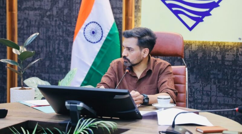 परिवार की प्रताड़ना से शिक्षा से वंचित रुद्र प्रताप नेगी का सहारा बना जिला प्रशासन