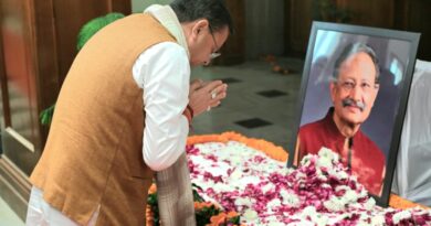 सीएम धामी ने विधानसभा में पूर्व मुख्यमंत्री स्वर्गीय मेजर जनरल भुवन चन्द्र खण्डूड़ी को दी भावभीनी श्रद्धांजलि
